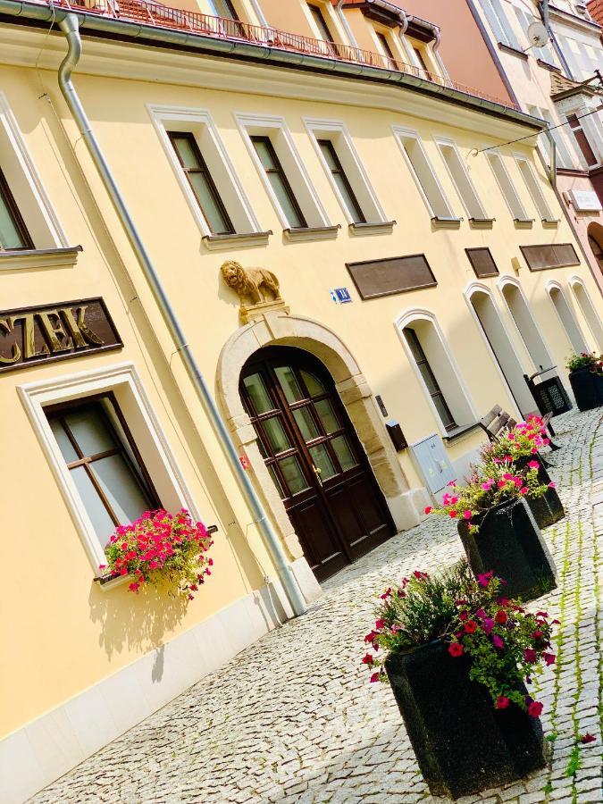 Hotel, Apartament Pod Zlotym Lwem W Samym Centrum Miasta Z Darmowym Parkingiem VII 克沃兹科 外观 照片